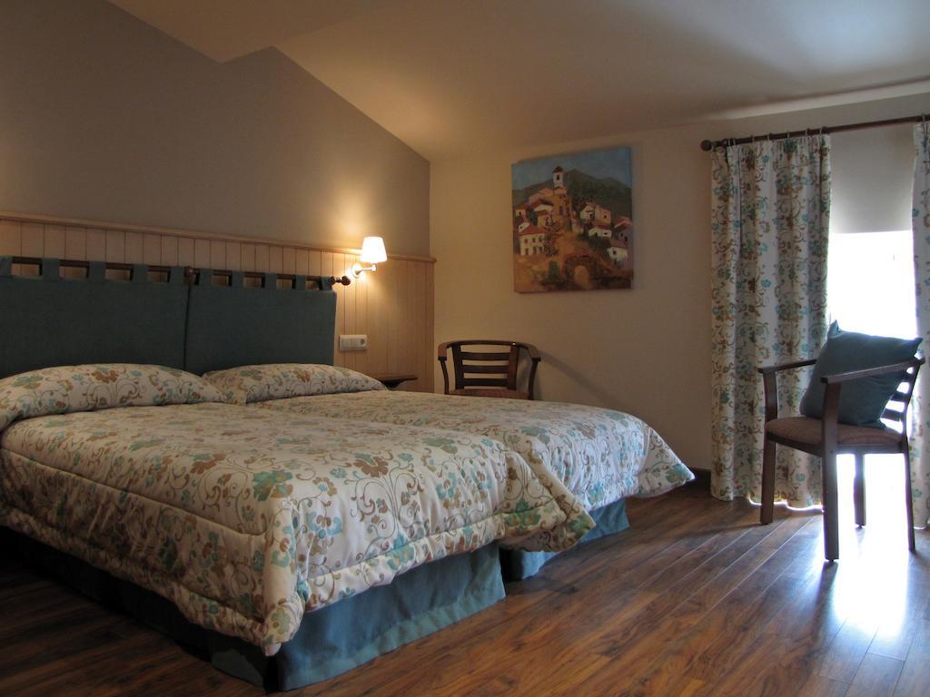 Hostal Beti-Jai Аойс Номер фото